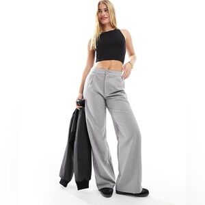 New Stradivarius Relaxed Dad Style Pant Pleat High Rise Gray 4 Wide Leg trouser